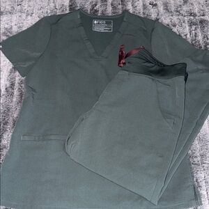 Figs Women’s Green (Bonsai) Scrub Set Size Small